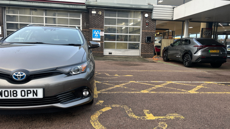 Toyota Auris 1.8 Hybrid Design TSS 5dr CVT [Nav] Hybrid Estate